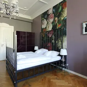 arthotel-connection.find-berlin-hotels.com/